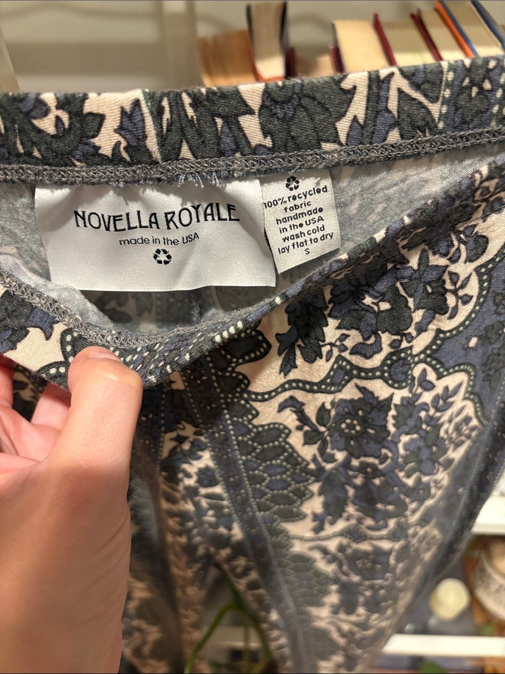 Novella Royale High-Rise Wide-Leg Printed Pants - Picture 3 of 3